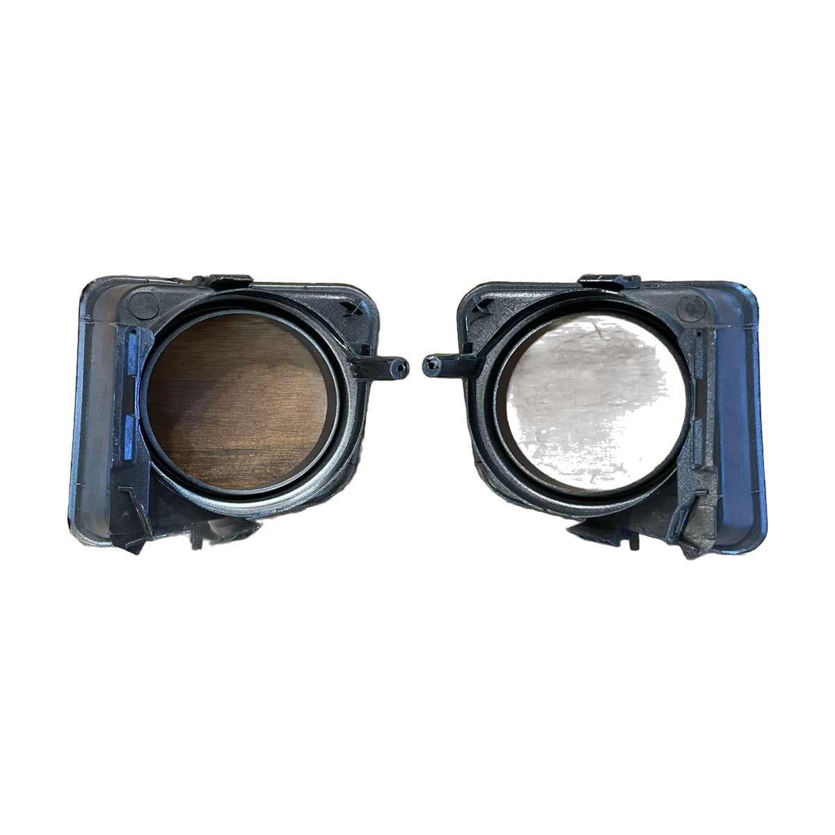 Tundra Fog Light Bezel Trim Silver Sky (1D6) detail